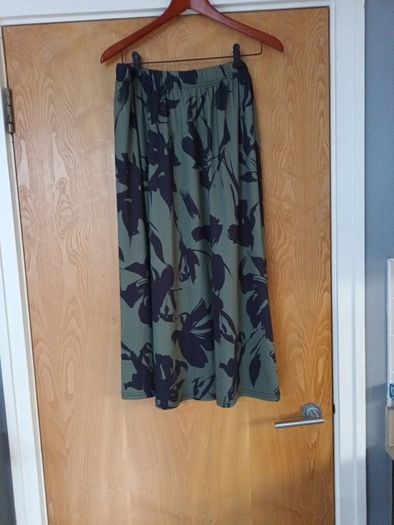 Skirt.size - 16.