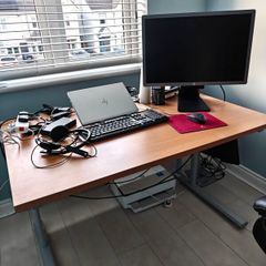 Work/study table - Excellent condition