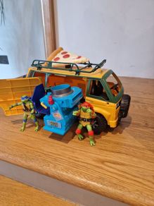 Teenage Mutant Ninja Turtles Mutant Mayhem - Pizza Fire Delivery Van Playset