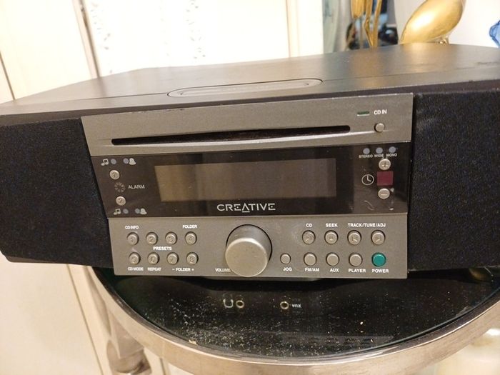 Creative cd and radio player