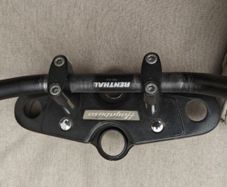 Hayabusa renthal handlebar riser