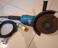 Makita GA9020 230mm 9" Angle Grinder 110v