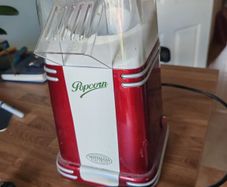 popcorn maker
