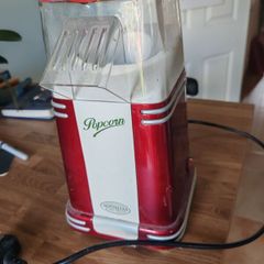 popcorn maker