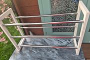 Extendable shoe stand