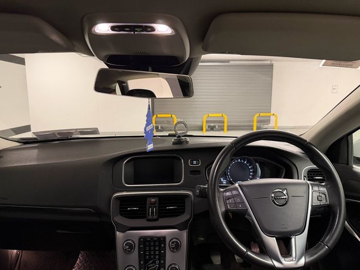 2018 Volvo V40