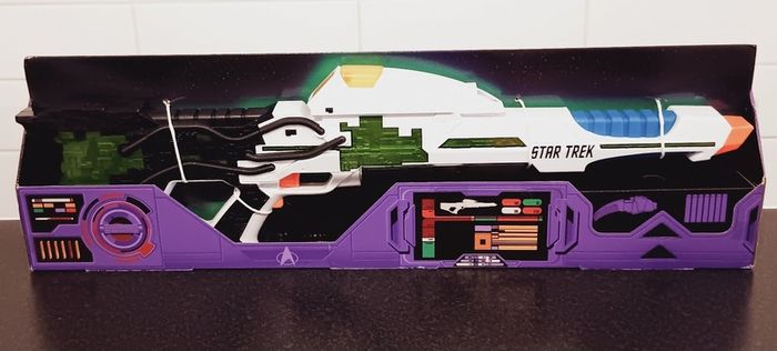 Star Trek Star  Blaster rifle 35th anniversary (NEW)