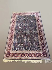Elegant Hand Knotted Kerman Rug in Excellent Condition