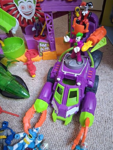 Joker fun house & Large Joker Tank