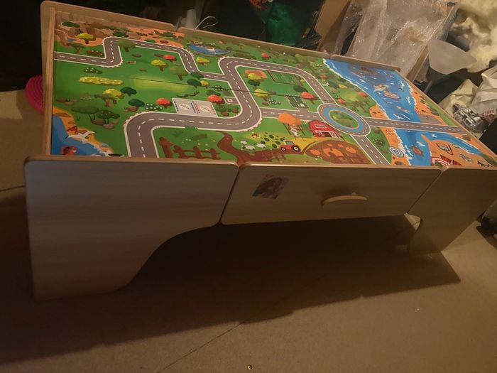 Kids play table