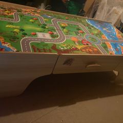 Kids play table
