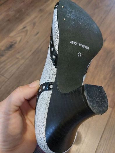 Black and White- leather- uk7