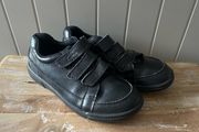 Clarks kids shoes black school size 13.5 H