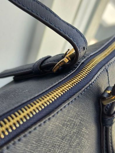 Genuine Michael Kors Navy Shoulder Bag