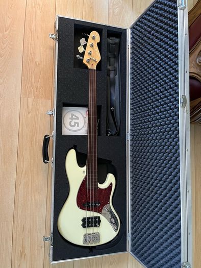 Sandberg California II TM4 Lined Fretless