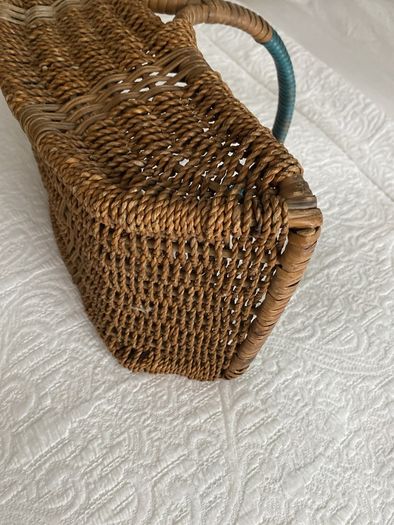 Antique Basket Truc style