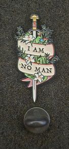 Lord of the rings, I am no man,  pin back badge.