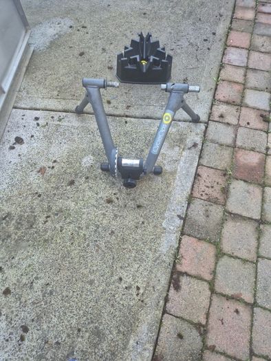 Cycleops Turbo Trainer plus front wheel  raiser