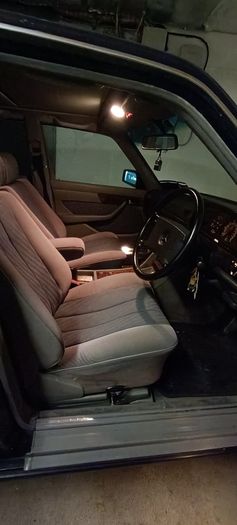 92 Mercedes 300SE W126
