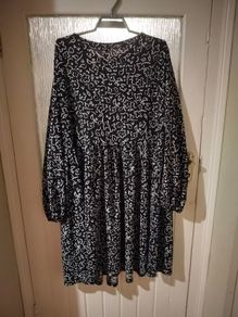 New look Curves Black squiggle dress. New never worn.