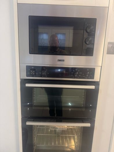 Zanussi twin oven and zanussi microwave all integrated in immaculate condition,been sold due to renovations