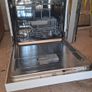 Hotpoint Dishwasher Image 2