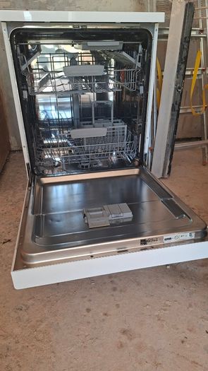 Hotpoint Dishwasher