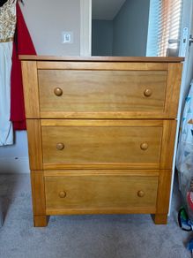 Pine chest of drawers