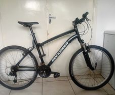 Mens Mountain Bike Litreally Like New