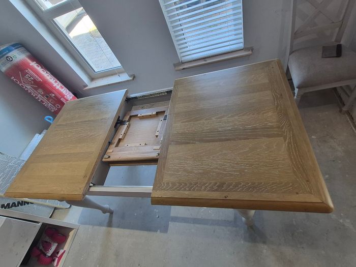 Extendable Kitchen Table and Chairs