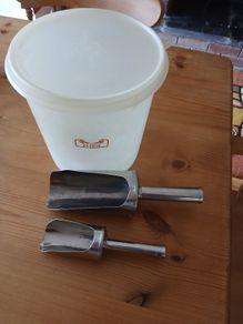 Vintage Stainless Steel Utility Scoop Set of  2. FREE tupperware container.