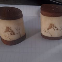 giraffe hoof salt & Pepper