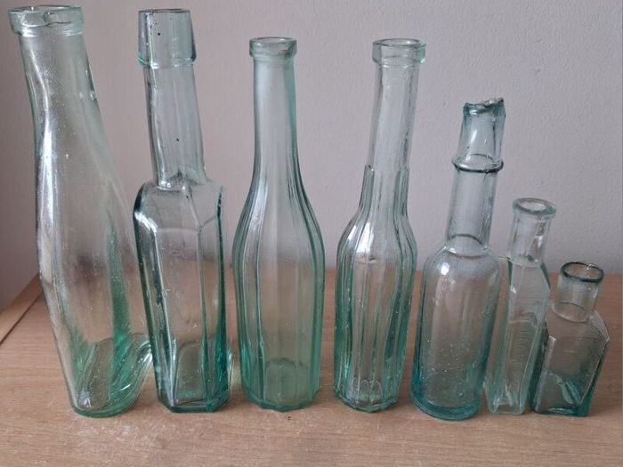 Lot of 7 vintage bottles