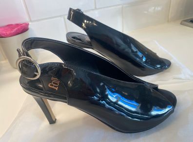 ladies black shoes size 6/39