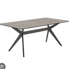 Calligaris Kent 4 seater dinning table