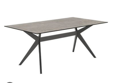 Calligaris Kent 4 seater dinning table