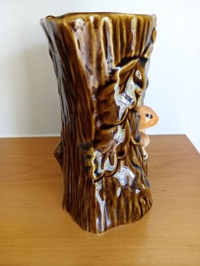 Vintage Sylvac Vase/JUG with Squirrel.