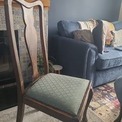 4 queen Anne dining room chairs