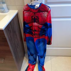 Spiderman costume - 8-9 year old