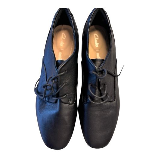 Clarks brogues new size 5