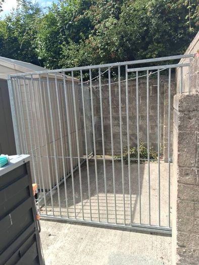 galvanised dog pen