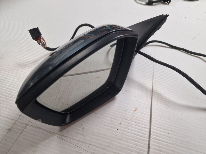 Skoda Superb wing mirror