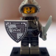 Lego CMF Col09-4: Heroic Knight (2013) 100% Complete