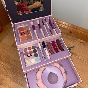 Makeup set & case