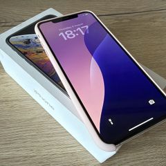 iPhone XS Max 256GB Silver Unlocked + Original Box & Apple Silicone Case