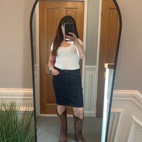 Tommy Hilfiger denim skirt. Size 10