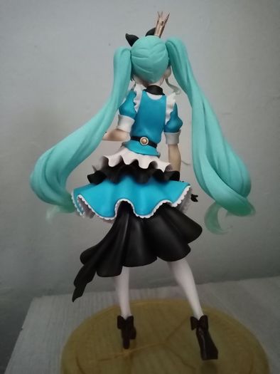 Anime figurene wonderland miku