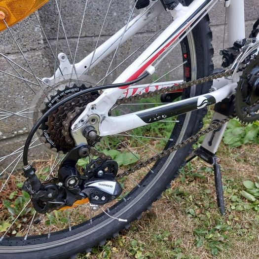 Giant XTC JR 24" wheel kids bike - kids aged 7-12 years old - Excellent condition - Mountain bike