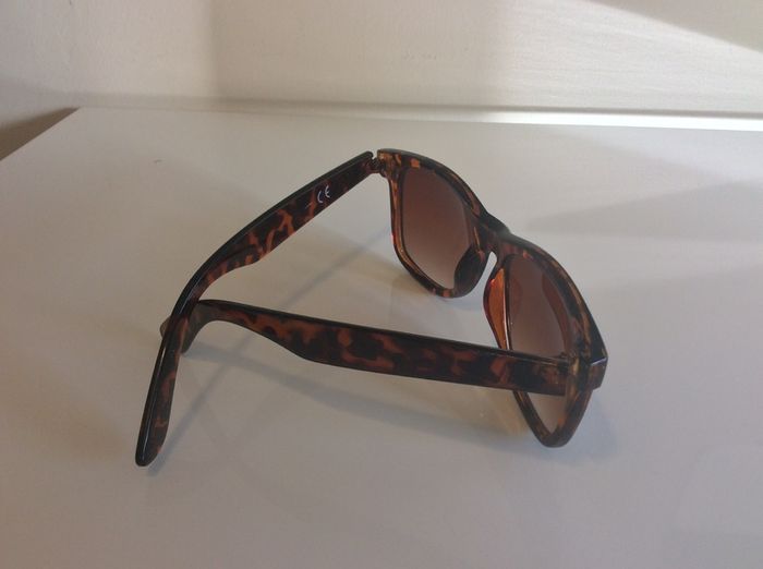 Ladies Tan & Brown Tortoiseshell Designed Sunglasses 10.00 euro