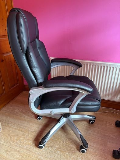 Deluxe office chair